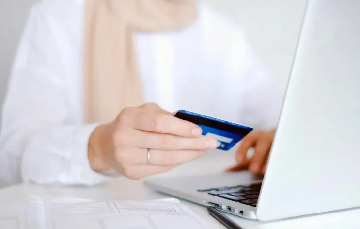 Mobile e-Commerce