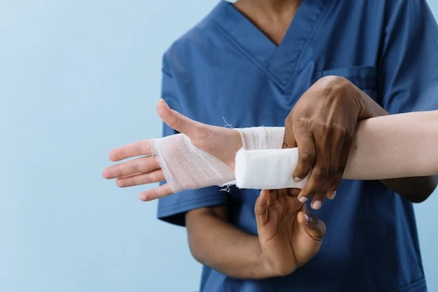 Triangular-Bandage